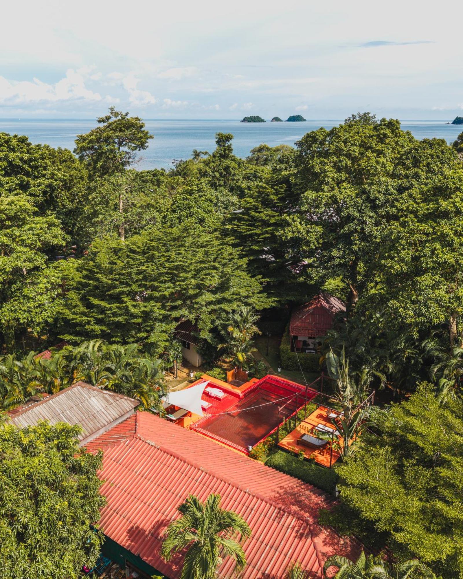 ホテル Red Moon Hideaway チャン島 エクステリア 写真